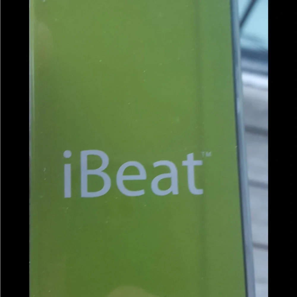 IBEAT Headphones ILLUMINATING Green made in USA NEW iBEAT Illuminatin Headphones